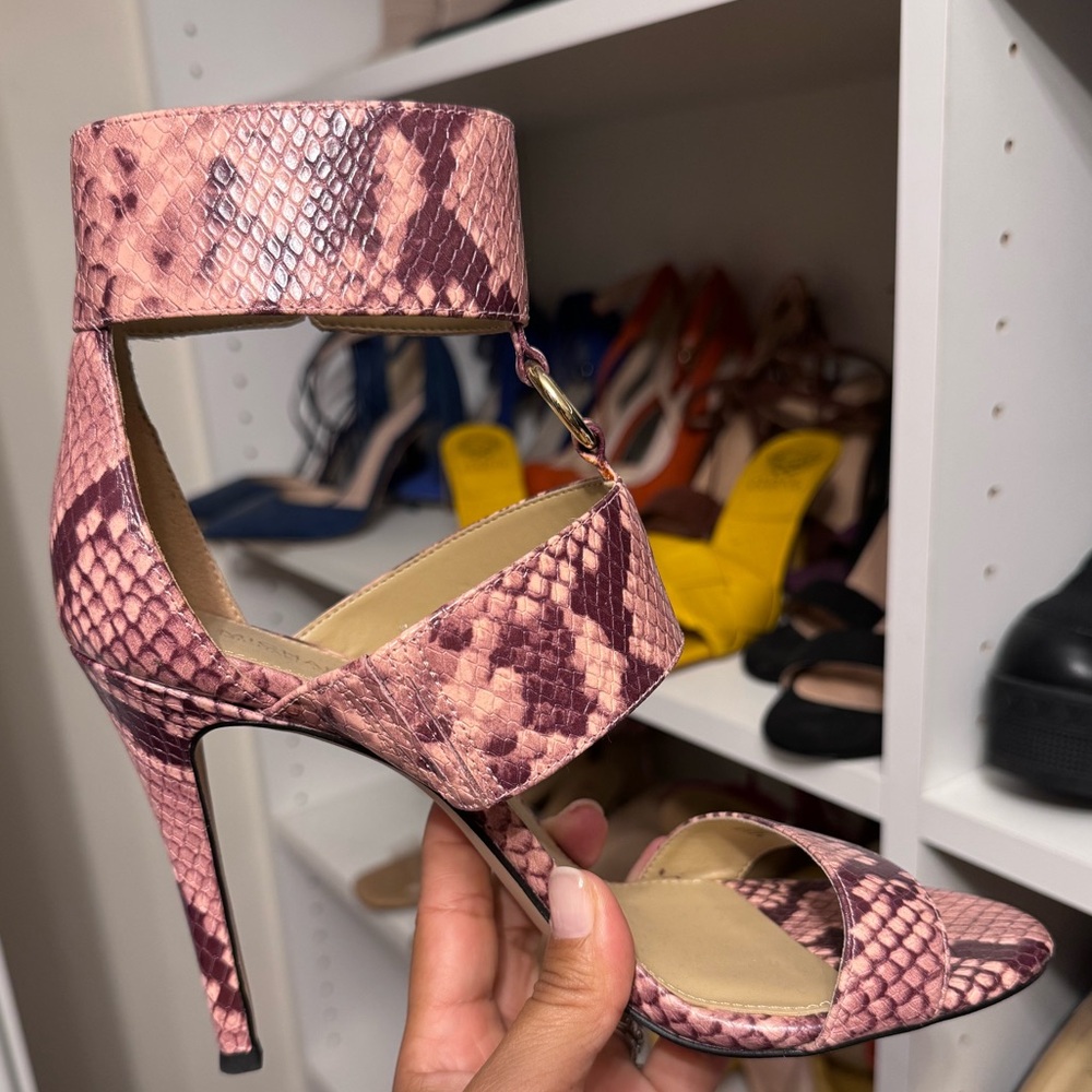 Michael Kors Amos Ankle Strap Sandal - Picture 2 of 8